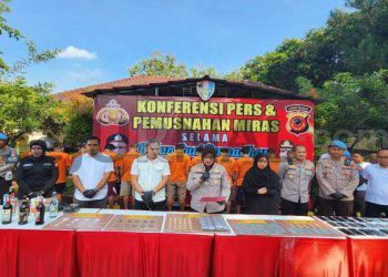 Polisi Amankan Tersangka Penyalahgunaan Narkoba dan Penindakan Peredaran Miras