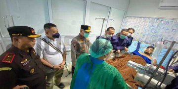 Anggota Densus 88 Tertembak, Dibesuk Tim Komisi III DPR RI di RS Abdoel Moeloek Lampung