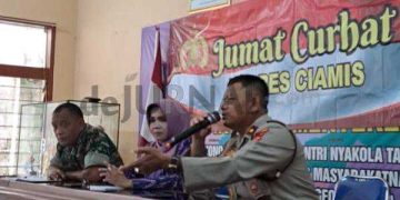Jumat Curhat, Polisi Silaturahmi di Kantor Kecamatan Cikoneng