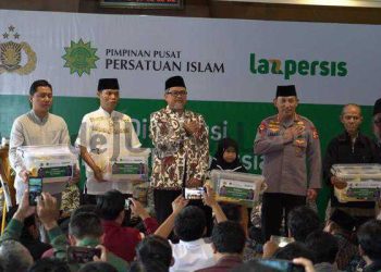Kapolri Distribusikan 30.000 Bantuan Paket Sembako Melalui PP Persis