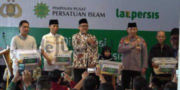 Kapolri Distribusikan 30.000 Bantuan Paket Sembako Melalui PP Persis