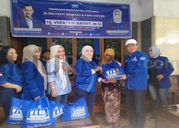Vera Pebyanthy, Anggota DPR RI Partai Demokrat Bagikan Sembako diPurwakarta