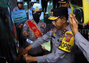 Kapolda Jabar Cek Kesiapan Armada Bus di Terminal Leuwi Panjang Bandung Jelang Idul Fitri 1444 H