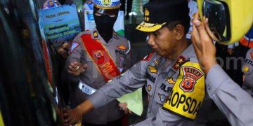 Kapolda Jabar Cek Kesiapan Armada Bus di Terminal Leuwi Panjang Bandung Jelang Idul Fitri 1444 H
