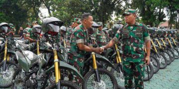 Dandim 0605/Subang Serahkan 220 Unit Motor CRF dan Bingkisan Paket Lebaran Kepada Anggota
