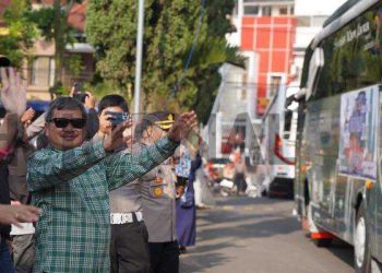 Ratusan Orang Ikuti Program Mudik Gratis  Presisi Polres Garut Dilepas Bupati Rudy Gunawan