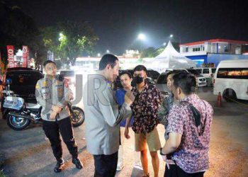 Wakapolda Jabar Hibur Para Pemudik Yang Melintasi KM 57