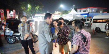 Wakapolda Jabar Hibur Para Pemudik Yang Melintasi KM 57
