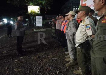 Malam Takbiran, Pemkab Garut Bersama Tim Gabungan Lakukan Pembersihan Sarana Kesiapan Shalat Idul Fitri 1444 H