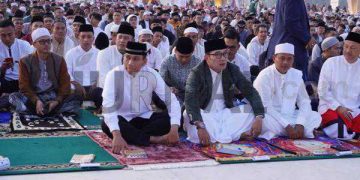Kapolda Jabar, Gubernur Jabar dan Forkopimda Jabar Bersama Ribuan Masyarakat Sholat Idul Fitri 1444 H di Masjid AL Jabbar Bandung