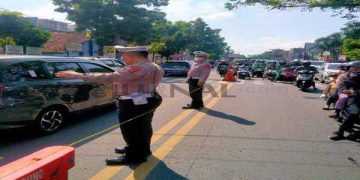 Hari Pertama Lebaran Idul Fitri Personel Pospam Melaksanakan Pelayanan Prima