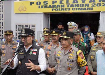 Kapolda Jabar Dampingi Gubernur Jabar Tinjau Pos Pelayanan di Gate Tol Padalarang