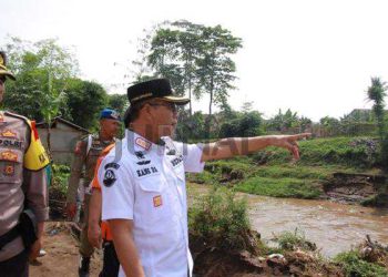 Tinjau Lokasi Banjir Disertai Longsor di Majalaya, Ibun dan Paseh,  Bupati Bandung Sampaikan Ini