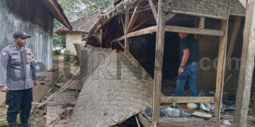Polisi Amankan Pasangan Suami Istri Dari  Amukan Massa Karena Dituduh Sebagai Dukun Santet