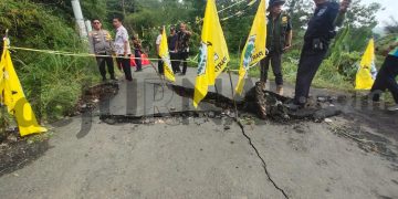 Hujan Deras Akibatkan Jembatan Penguhubung Dua Desa di Sukamakmur Bogor Alami Kerusakan