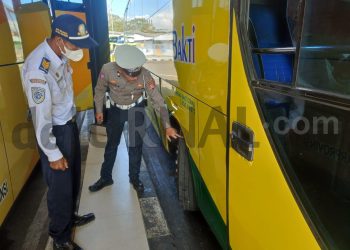 Polisi Cek Kelayakan Bus Angkutan Umum