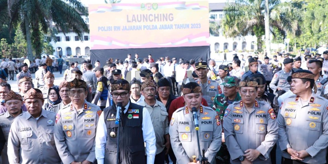 Lebih Dekat Dengan Masyarakat, Polda Jabar Bersama Jajarannya Launching Program Polisi Rw