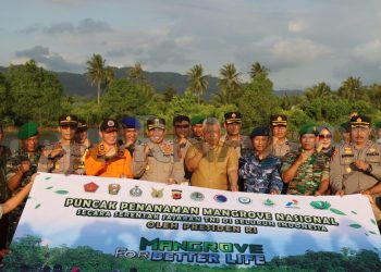 Dibuka Presiden Jokowi, Kapolres Hadiri Puncak Penanaman Mangrove Nasional