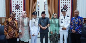 Lantik Dua Kepala Desa PAW, Ini Pesan Bupati Garut Kepada Kades Cigagade dan Mekargalih