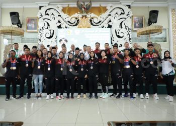 Dadang Supriatna Berikan   Bonus Bagi Atlet  Berprestasi di SEA Games 2023 Asal Kabupaten Bandung