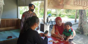 Sat Brimob Polda Jabar Laksanakan Patroli Keamanan Jalan Kaki Untuk Keamanan Masyarakat