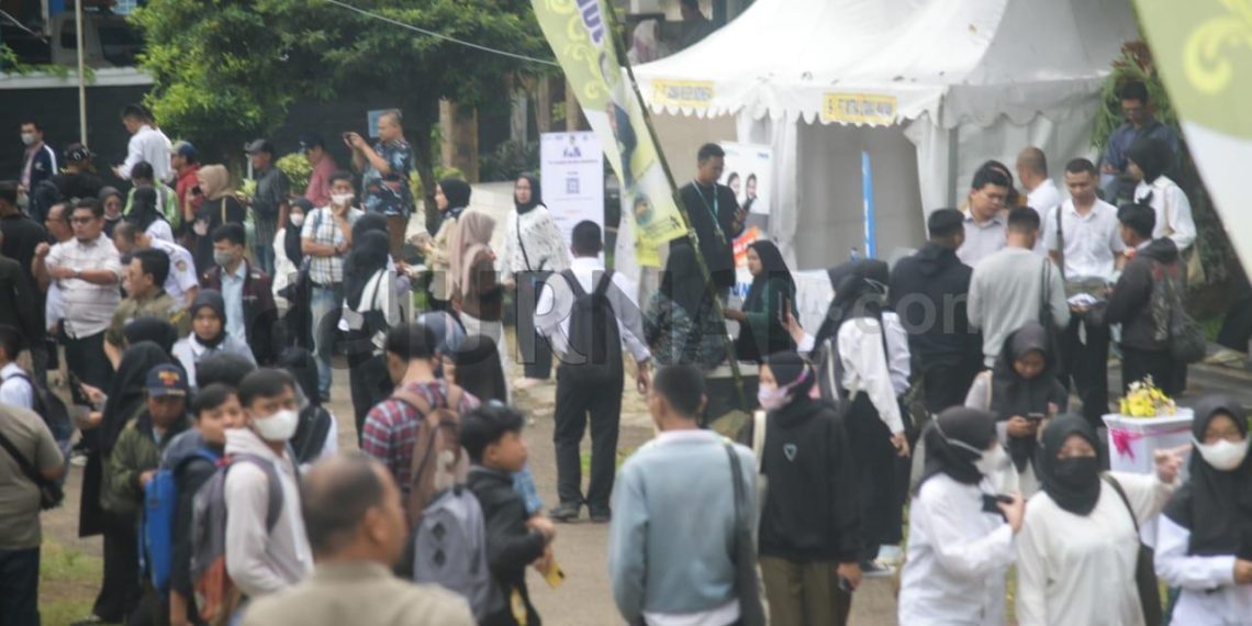 Puluhan Ribu Pelamar Kerja Serbu Purwakarta Job Fair 2023