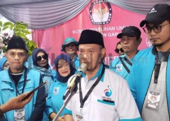Digelorakan Ki Lengser, Partai Gelora Daftarkan Bacaleg ke KPU Garut