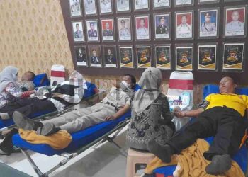 Anggota Polsek Utbar Ikuti Donor Darah yang Digelar Polres Cirebon Kota