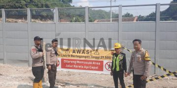 Polda Jabar Cek Pemasangan Rambu, Poster dan Spanduk Terkait Dilaksanakannya Test Commisioning Proyek KCJB