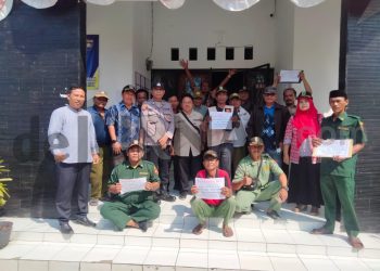 Bhabin Caket Desa Dukuh Karya Monitoring Pembagian BLT Dana Desa Dukuh Karya