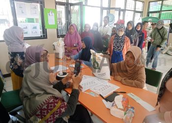 265 KPM Kelurahan Kencana Dapat Bansos Sembako