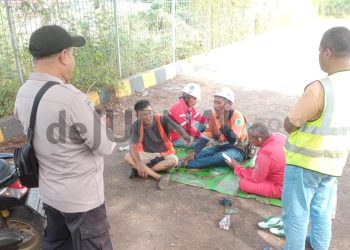 Anggota Binmas Polsek KPC Memberikan HimbauanTPPO Kepada Pekerja Pelabuhan