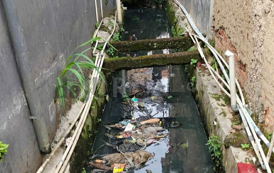 Prihatin Kondisi Saluran Air Kumuh, Ketua RW Desa Sayati Ingin Ada Perhatian