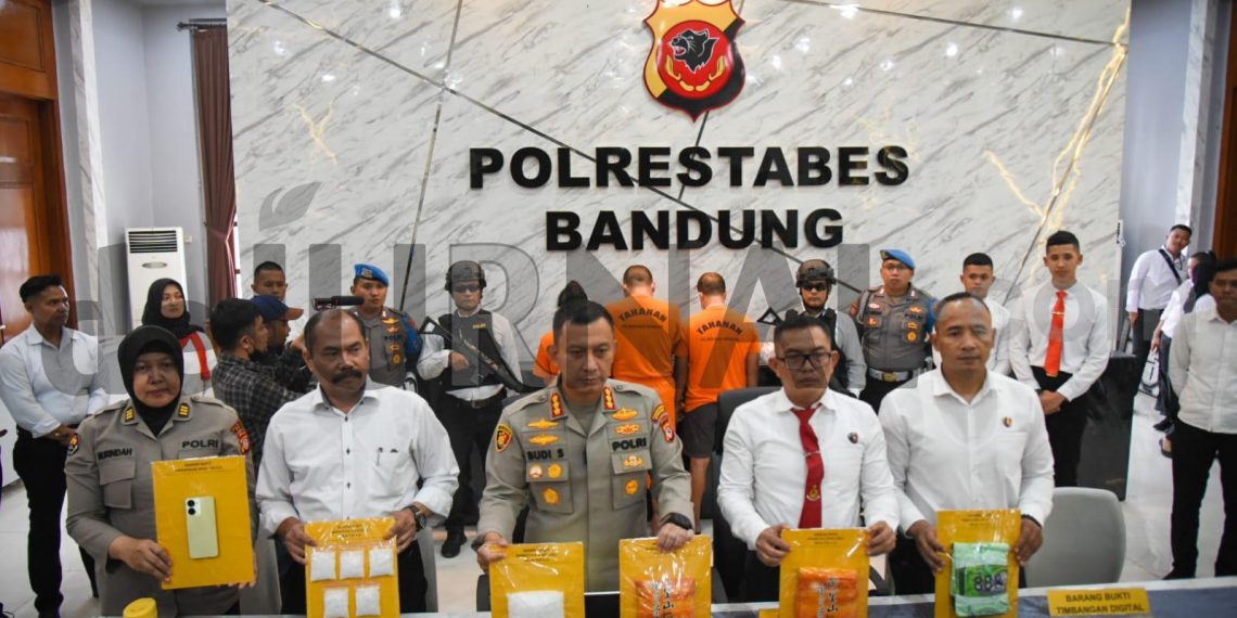 Polisi Tangkap Pasutri di Bandung Lantaran Kendalikan Peredaran Sabu