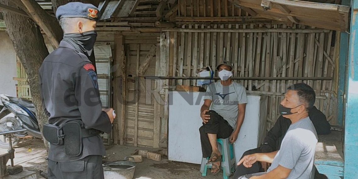 Patroli Dialogis, Sat Brimob Polda Jabar Beri Pesan Kamtibmas Kepada Warga