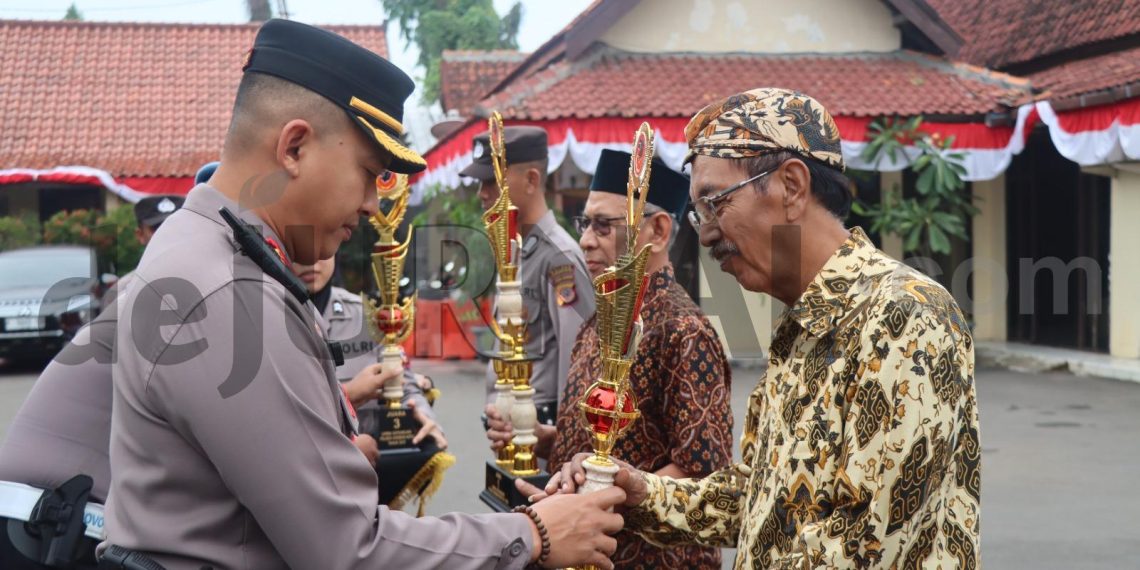 Polsek Seltim : kelurahan Kecapi Meraih Juara ke-2 Lomba Poskamling Hut Bhayangkara ke-77