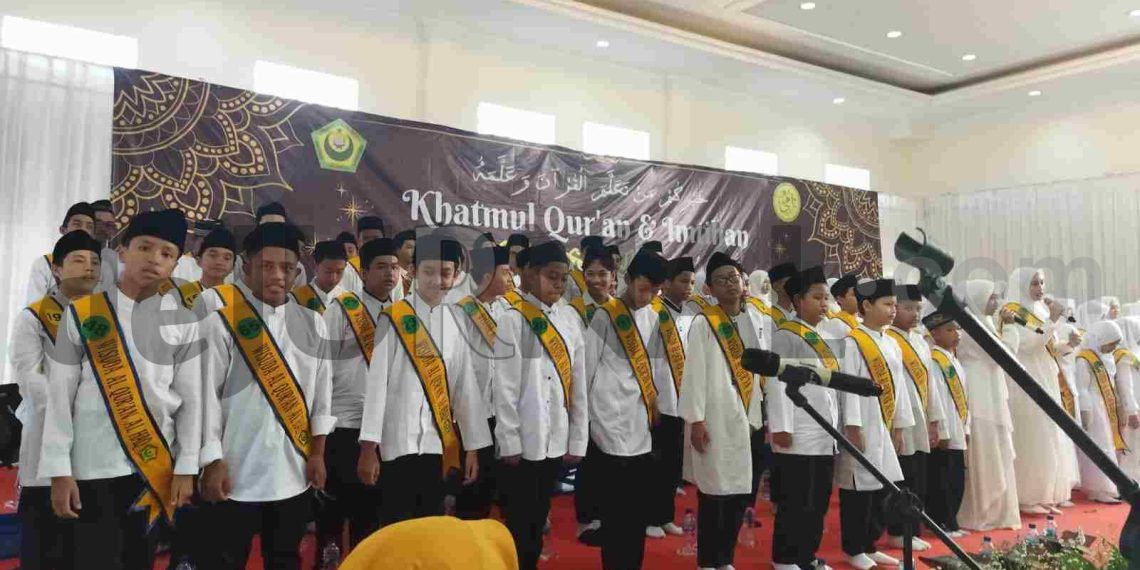 Ratusan Siswa MI dan MTs Al-Haq Margahayu Ikuti Khatmul Qur’an & Imtihan Metode Ummi