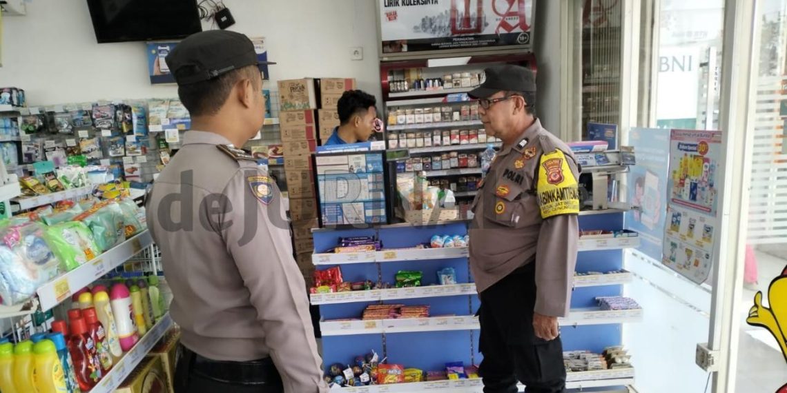 Tingkatkan Patroli Polsek Gunung Jati, Berikan Himbauan Kepada Mini Market