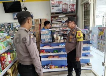 Tingkatkan Patroli Polsek Gunung Jati, Berikan Himbauan Kepada Mini Market