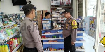 Tingkatkan Patroli Polsek Gunung Jati, Berikan Himbauan Kepada Mini Market