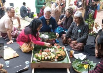 Hari Lingkungan Hidup Sedunia : Makara Universitas Indonesia Gelar Sedekah Hutan dan Kirab Budaya