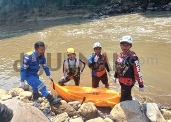 Warga Garut Tenggelam Di Sungai Cimanuk, Akhirnya Ditemukan Tim Sar Dalam Keadaan Meninggal
