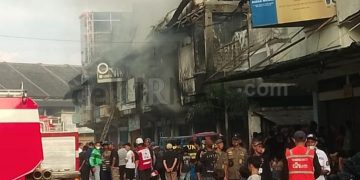 Pasar Induk Caringin Bandung Kebakaran, Belasan Damkar Diturunkan Padamkan Api