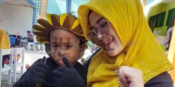 Kesibukan Jadi Legislator, Tak Halangi Neng Dila Berperan Sebagai Ibu Ambilkan Raport Anaknya