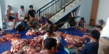 DPC Partai Gerindra Garut Potong Hewan Qurban Dua Ekor Sapi