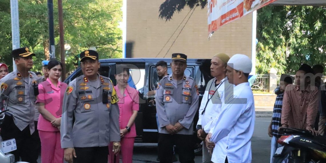 Hari Bhayangkara ke-77, Polisi Salurkan Bantuan ke Santri Ponpes Miftahul Falah Citepus Palabuhanratu
