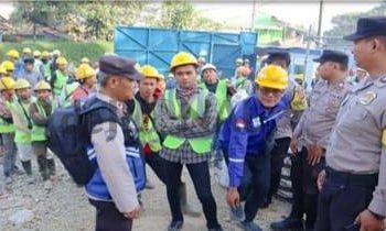 Polda Jabar Menghimbau Masyarakat Jangan Beraktivitas di Jalur Kereta Cepat