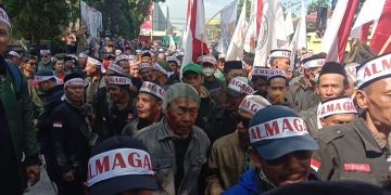 Hari Ini, Ribuan Massa Atasnamakan Almagari Unjuk Rasa Depan Gedung DPRD Garut