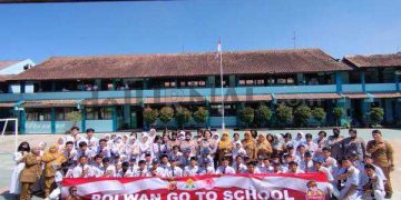 Polwan Polda Jabar Go To School, Ingatkan Pelajar Bijak Bermedsos Dalam Rangka Hari Jadi Polwan Ke 75 Tahun 2023