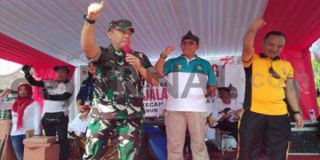 Meriahkan HUT RI Ke 78, Forkopimcam Ciparay Lepas Ribuan Peserta Gerak Jalan Santai